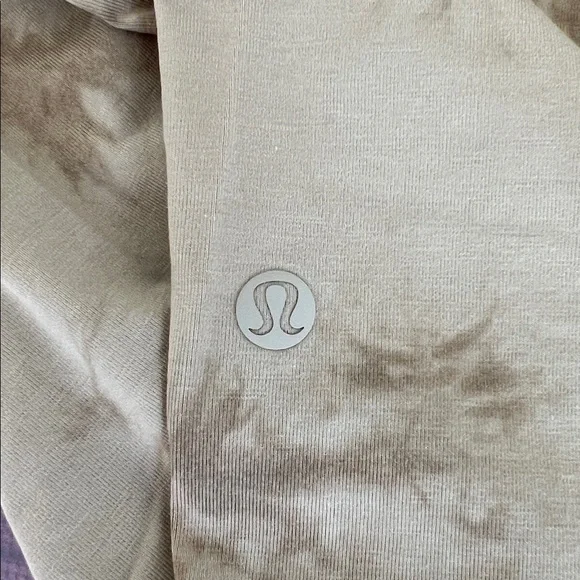 Lululemon Fundamental Tee NWOT - Picture 4 of 4